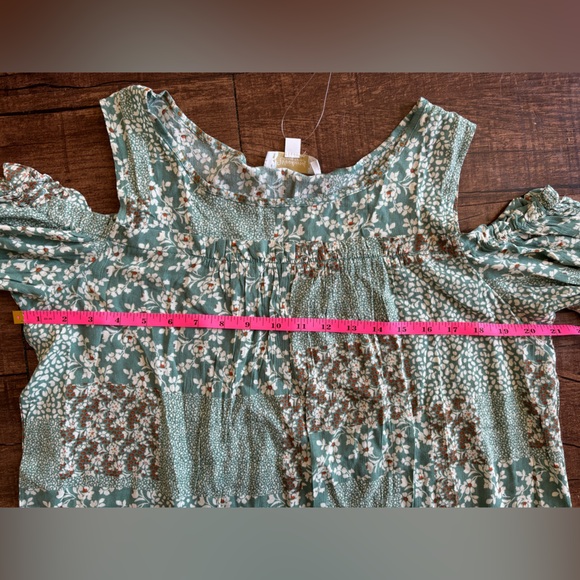 NWT | Suzanne Betro | Sage Floral Patchwork Cold-Shoulder Tunic | Small - Picture 7 of 8